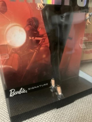 Barbie Signature Miley Cyrus sigillata