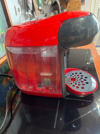 Cafetera Tassimo Roja con poquísimo uso y perfeta