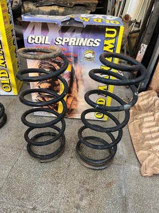 4 Molas Originais Nissan Patrol GR Y60/Y61