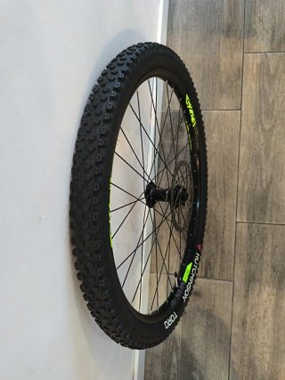 Rueda MTB 27.5 Hutchinson Toro