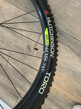 Rueda MTB 27.5 Hutchinson Toro