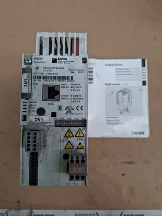 Lenze 8400 StateLine C E84AVSCE7514VX0