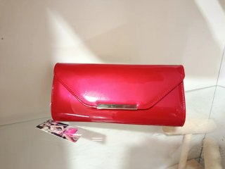 Cartera de fiesta roja brillante