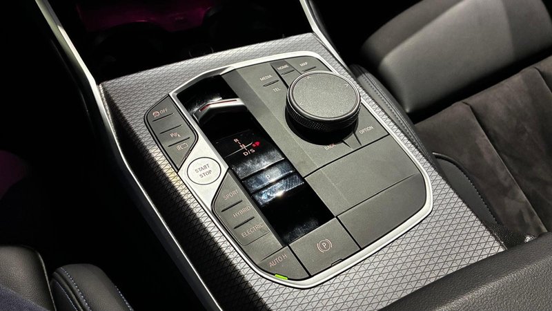 BMW Serie 3 2024, foto 37