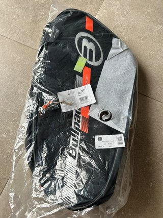 Paletero Bullpadel Negro y Naranja