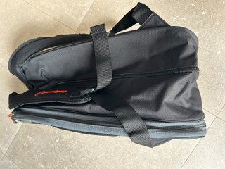 Paletero Bullpadel Negro y Naranja