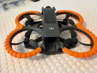 DJI Avata 2 Drone con Gafas Mando y 3 baterías.