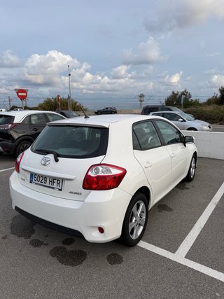Toyota Auris 2011