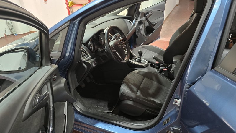 Opel Astra ST 1.4 T Excellence 2015, foto 7