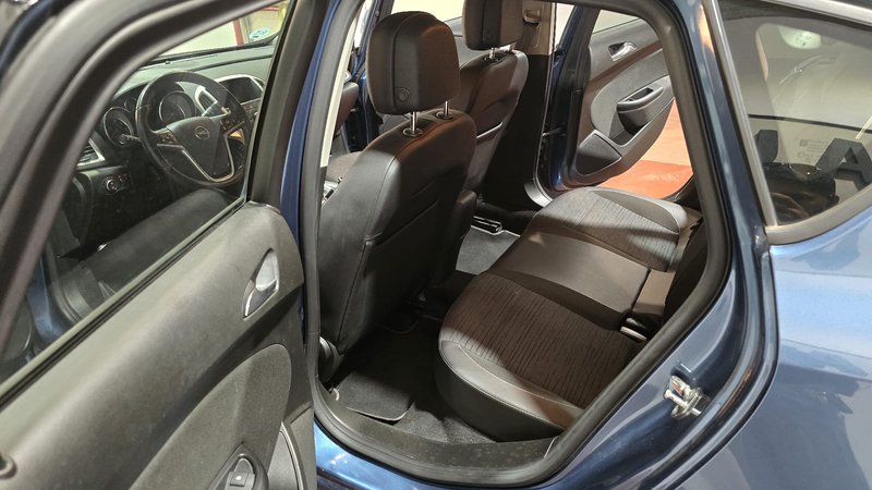 Opel Astra ST 1.4 T Excellence 2015, foto 11