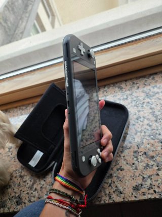 Nintendo Switch Lite Gris + Funda Original