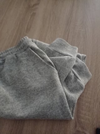 Pantalón de deporte gris perla