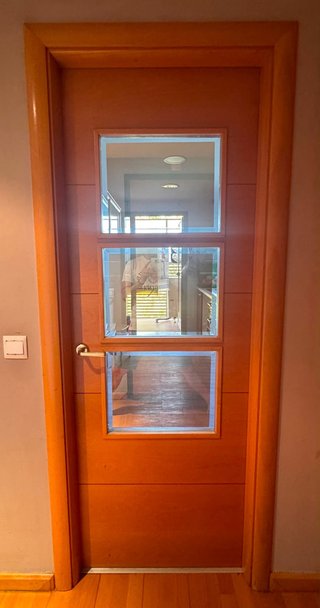 Lote de 9 puertas de madera (Bercial Getafe )