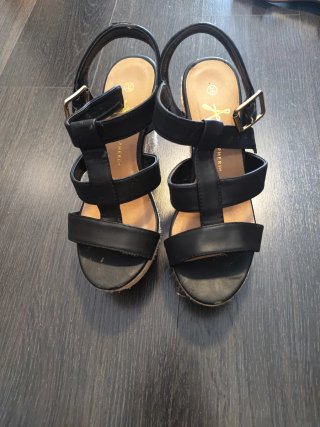 Sandalias negras plataforma Talla 37
