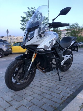 CF Moto 650 MT