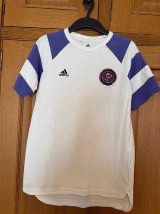 Camiseta Adidas Blanca y Morada