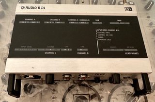 Tarjeta de Sonido Native Instruments Audio 8 DJ