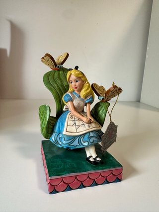 “Curiouser and Curiouser” - Alicia - Figura Disney