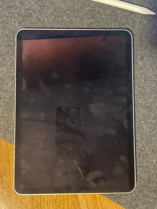 iPad Air 5 (2022) M1 con accessori