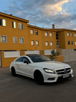 Mercedes-Benz CLS 350 PACK AMG!