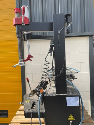 Equilibradora de Ruedas Tandem KN105+KN200