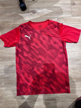 Camiseta Puma Roja Talla 12-14 años.