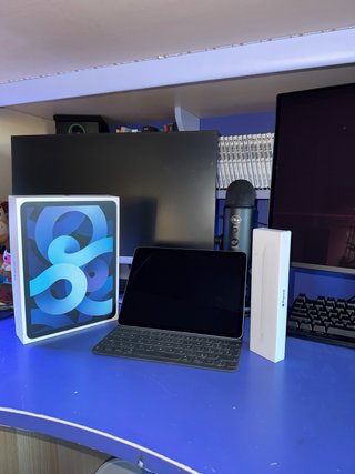 iPad Air (2020) + Apple Pencil 2 + Tastiera