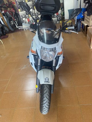Suzuki GSR 600 Naked