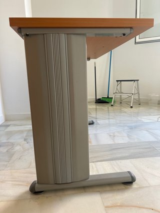 Escritorio de oficina madera y metal