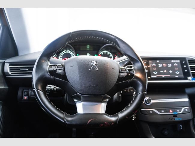 Peugeot 308 2020, foto 39