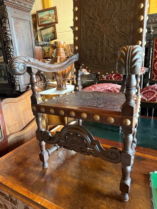 Poltrona in legno stile classico