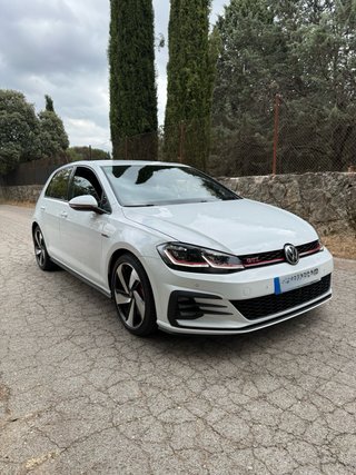 Volkswagen Golf GTI Perfomance DSG