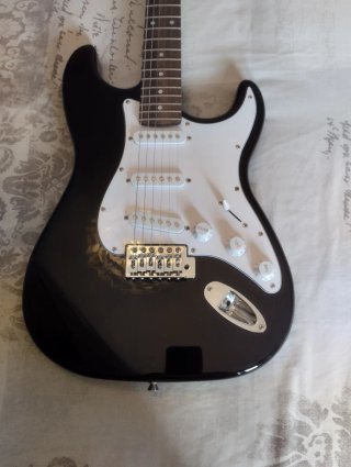 Guitarra Stratocaster Eko