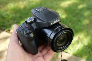 Cámara Panasonic Lumix DC FZ82D Negra