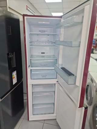 Nevera Gorenje 1.85m Roja - Nueva con tara