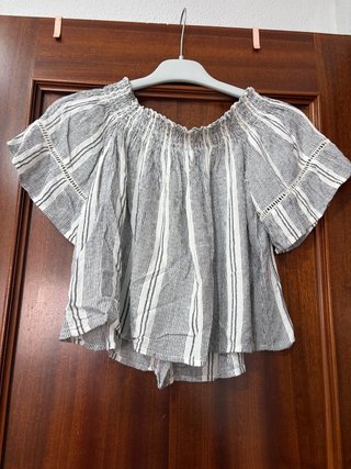 Camiseta top rayas hombros descubiertos