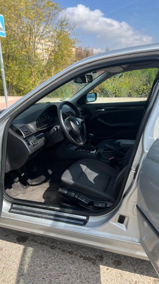 BMW E46 325i 2001