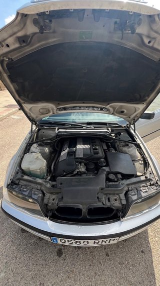 BMW E46 325i 2001