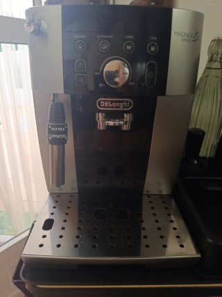 Cafetera DeLonghi Magnifica S Smart