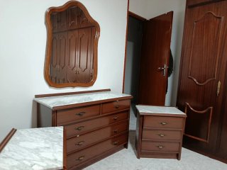 Cómoda, 2 Mesillas de Noche con Mármol y espejo