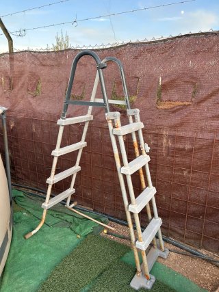 Piscina desmontable con escalera