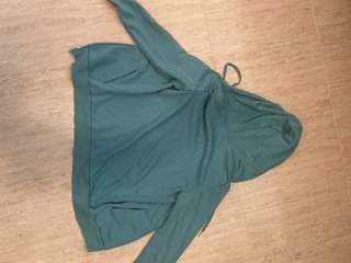 Chaqueta Adidas con capucha color verde azulado