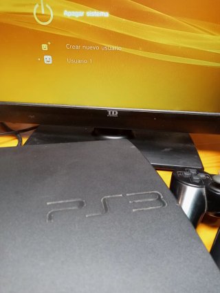 PS3 + 2 mandos + 3 juegos + bateria