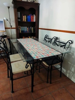 Mesa de Cristal y 4 Sillas