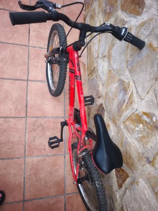 Bicicleta Infantil Btwin Roja