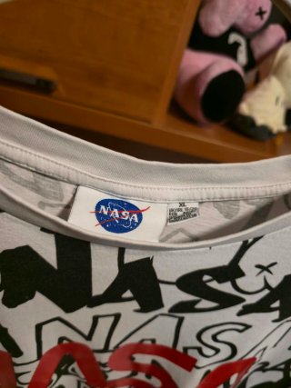 Camiseta NASA Graffiti
