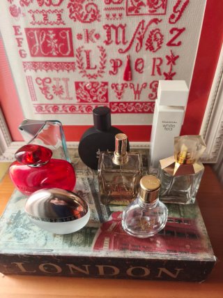 Lote de frascos de perfume vacíos