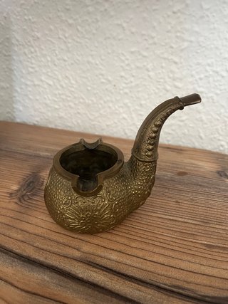 Cenicero de Bronce con Forma de Pipa