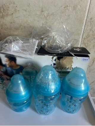 Set de 3 Biberones y Chupete Tommee Tippee