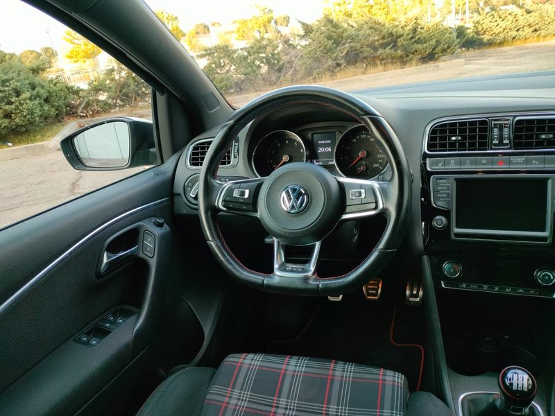 Volkswagen Polo 1.8 TSI BMT GTI 3p 2016, foto 15